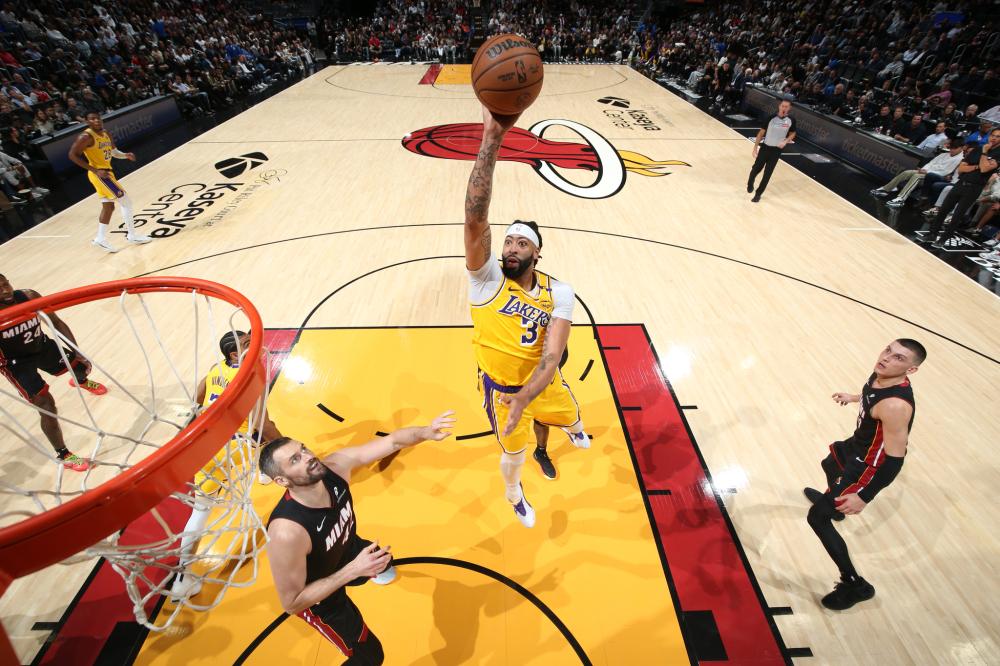 至刑事指控 至刑事指控