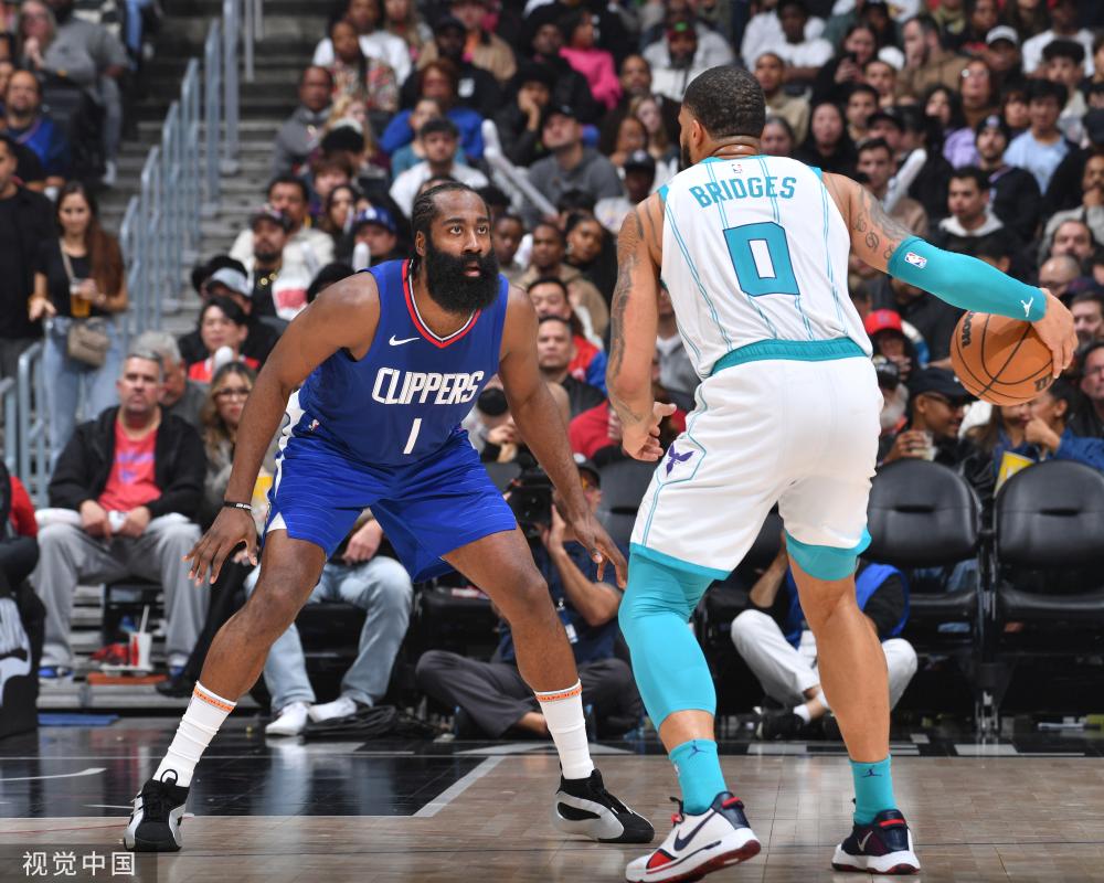 他们不仅展 他们不仅展