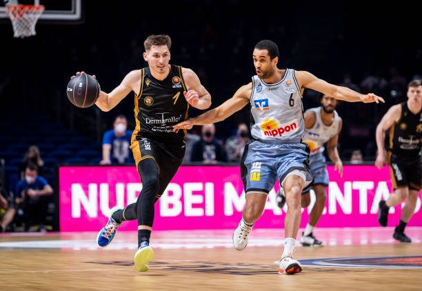 他在过去4 他在过去4